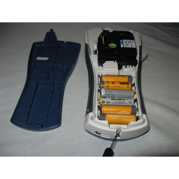 Brother P-Touch PT-1400 Label Maker Tested and Working w Labels & Batteries - Picture 6 of 7